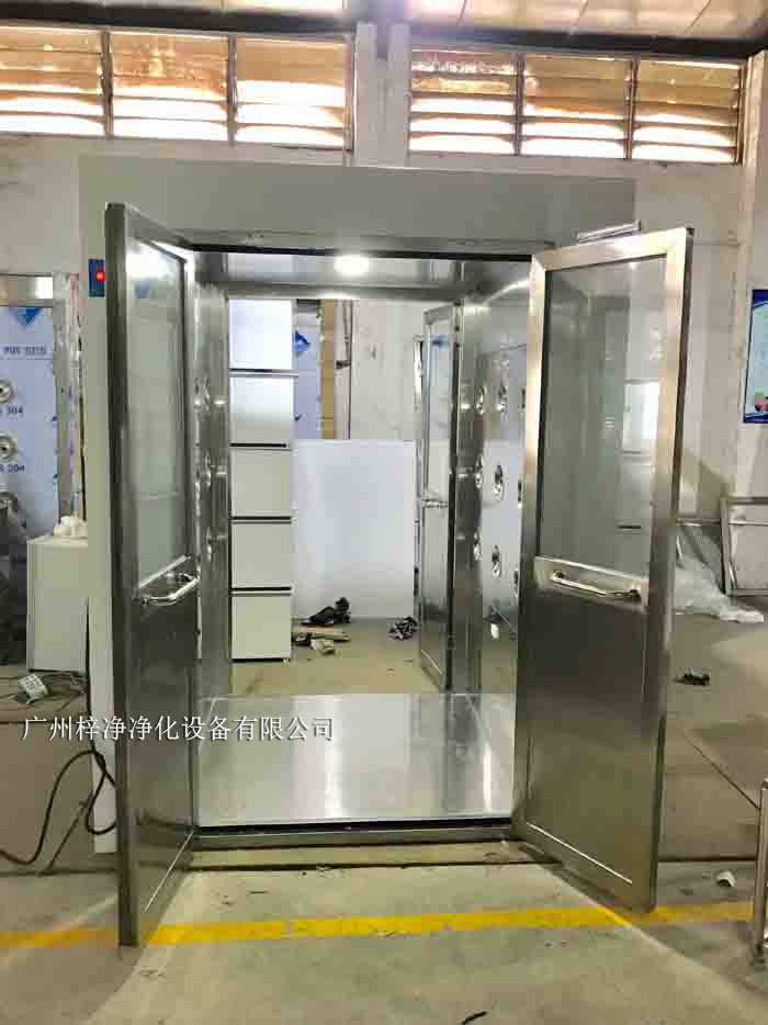 風淋室作為潔凈室的關(guān)鍵設(shè)備 風淋室作為潔凈室的關(guān)鍵設(shè)備