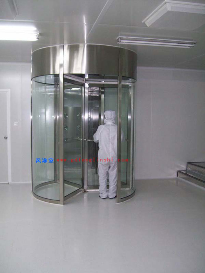 風淋室是醫(yī)療設備生產(chǎn)車間中不可或缺的潔凈設備